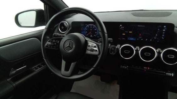 Mercedes-Benz CLASSE B Classe B 180 7G-DCT Style Line Noir Cosmos