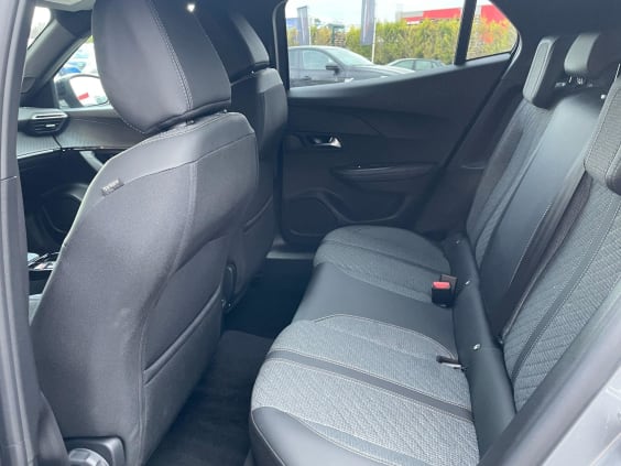 Peugeot 2008 Hybrid 136 e-DCS6 Allure - 5P Gris Sellenium Metallisee