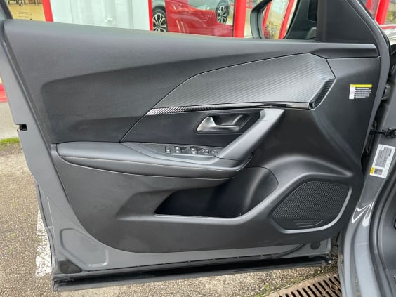 Peugeot 2008 Hybrid 136 e-DCS6 Allure - 5P Gris Sellenium Metallisee