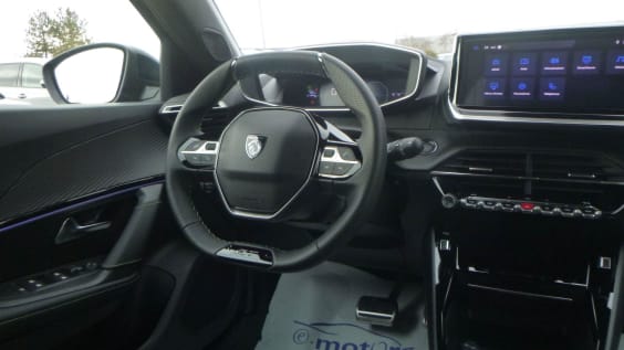 Peugeot 2008 Hybrid 145 e-DCS6 GT Noir Perla Nera