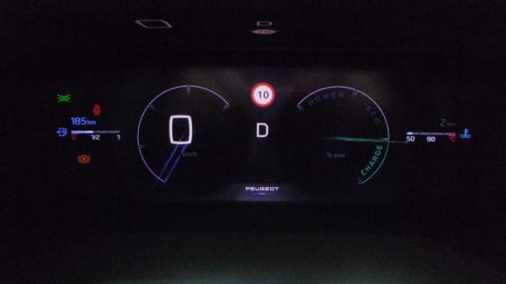 Peugeot 2008 Hybrid 145 e-DCS6 GT Noir Perla Nera