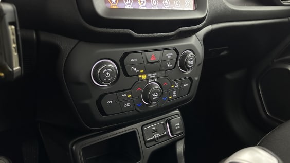 Jeep Renegade RENEGADE 1.5 Turbo T4 130ch Limited e-Hybrid BVR7 Rouge