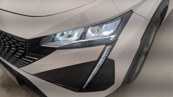Peugeot 408 Hybrid 136 e-DCS6 Allure Blanc Okenite