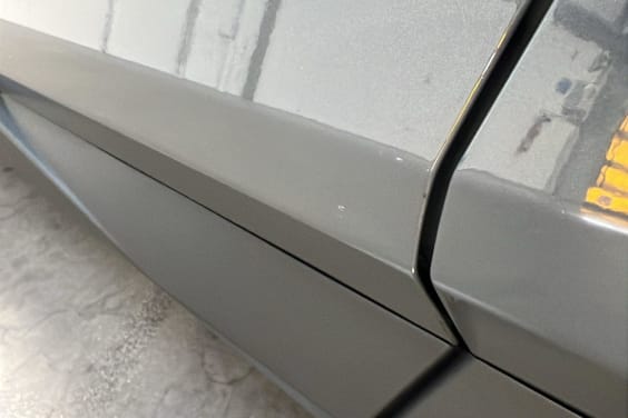 Peugeot 408 Hybrid 136 e-DCS6 Allure Gris Selenium