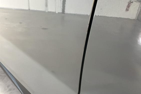 Peugeot 408 Hybrid 136 e-DCS6 Allure Gris Selenium