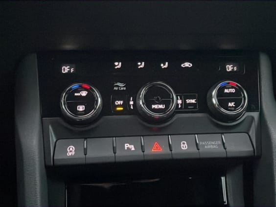 Skoda Karoq 1.5 tsi 150 selection dsg7 Blanc Glacial