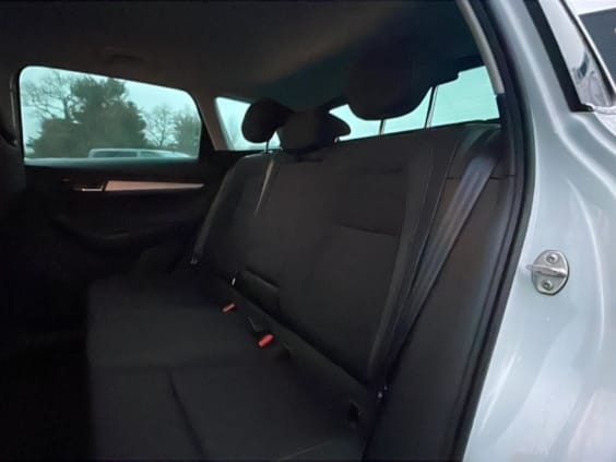 Skoda Karoq 1.5 tsi 150 selection dsg7 Blanc Glacial
