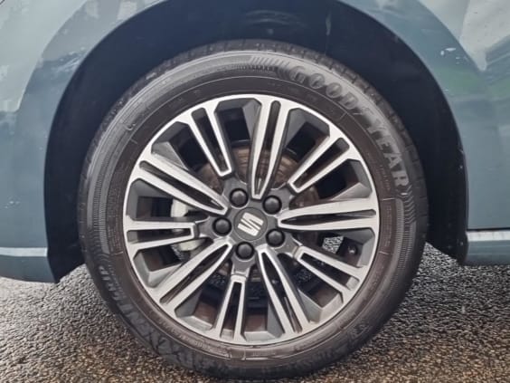 Seat IBIZA 1.0 tsi 95 copa Gris