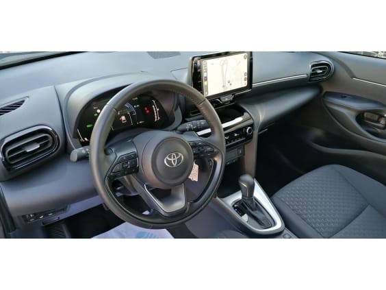Toyota Yaris Cross Hybrid 116 CVT Dynamic Gris Atlas Métallisé