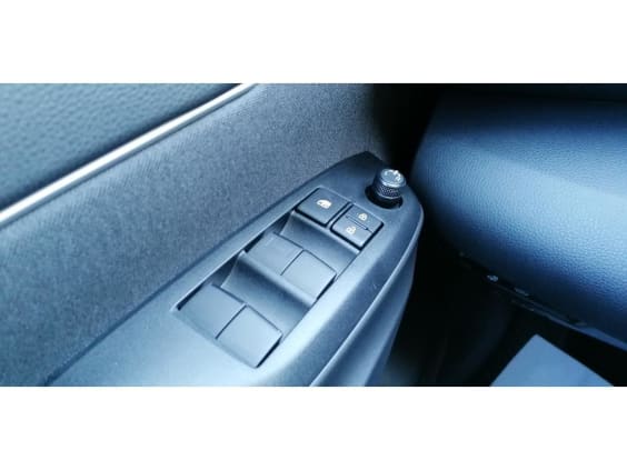 Toyota Yaris Cross Hybrid 116 CVT Dynamic Gris Atlas Métallisé