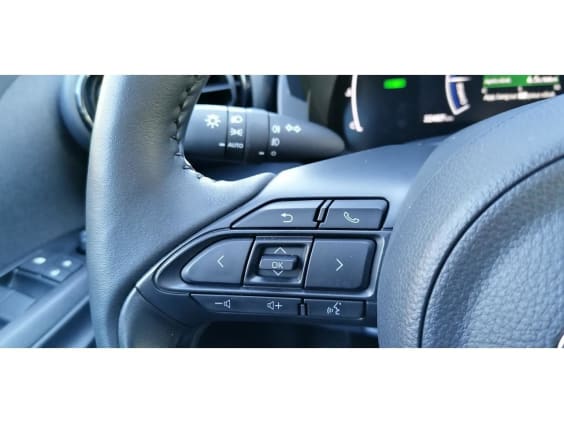 Toyota Yaris Cross Hybrid 116 CVT Dynamic Gris Atlas Métallisé
