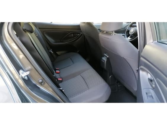 Toyota Yaris Cross Hybrid 116 CVT Dynamic Gris Atlas Métallisé
