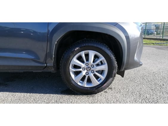 Toyota Yaris Cross Hybrid 116 CVT Dynamic Gris Atlas Métallisé