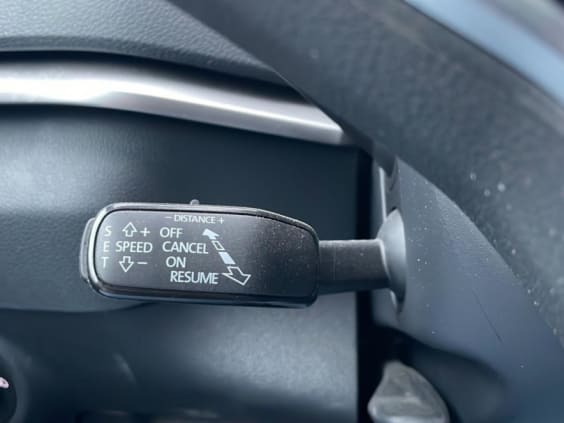 Skoda Karoq 1.5 tsi 150 selection dsg7 Blanc Glacial
