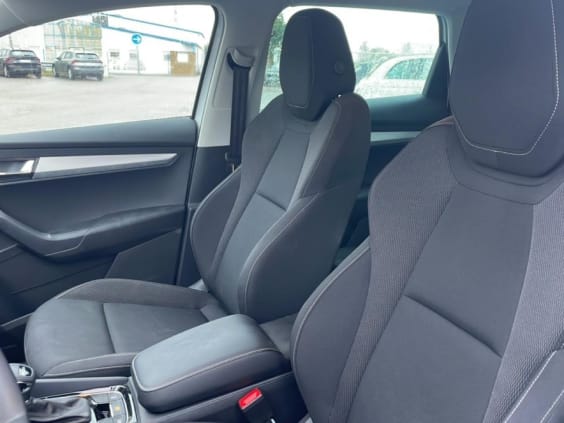 Skoda Karoq 1.5 tsi 150 selection dsg7 Blanc Glacial