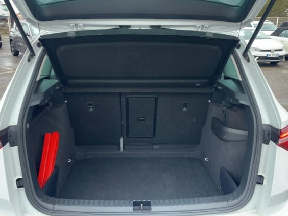 Skoda Karoq 1.5 tsi 150 selection dsg7 Blanc Glacial