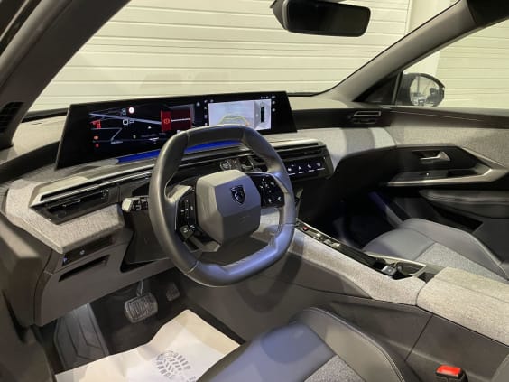 Peugeot 3008 Hybrid 136 e-DCS6 Allure - 5P Noir Perla Nera 