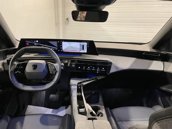 Peugeot 3008 Hybrid 136 e-DCS6 Allure - 5P Noir Perla Nera 