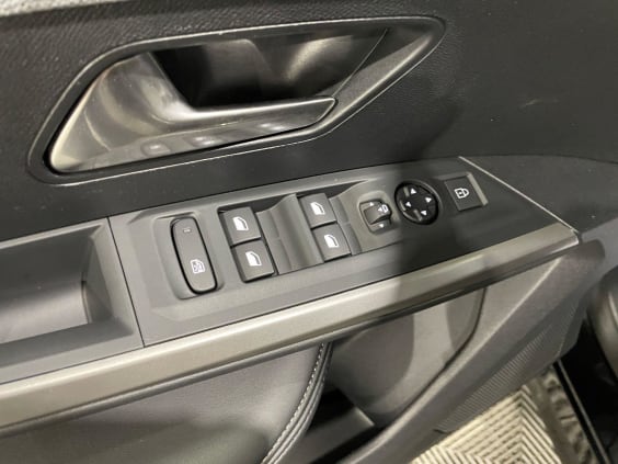Peugeot 3008 Hybrid 136 e-DCS6 Allure - 5P Noir Perla Nera 