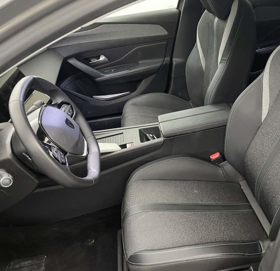 Peugeot 408 Hybrid 145 e-DCS6 Allure Noir Perla