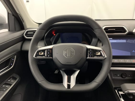 MG ZS 1.5 L Hybrid+ 197 ch Luxury Cosmic Silver 