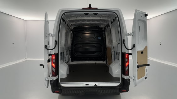 Nissan Interstar INTERSTAR 3T5 L2H2 2.0 DCI 130ch N-Connecta Blanc Minéral