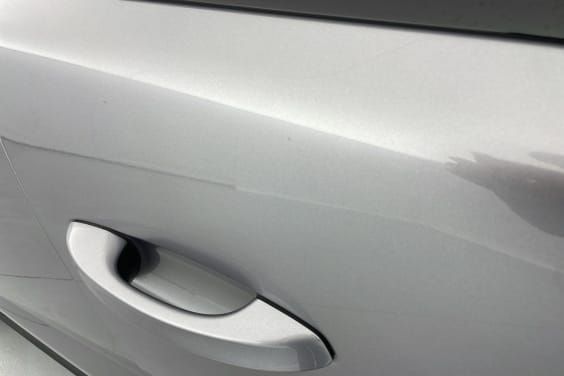 Peugeot 408 Hybrid 136 e-DCS6 Allure gris artense