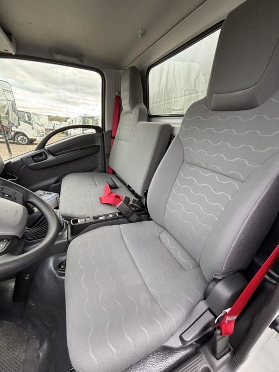 Isuzu M27 SERIE BLEU H 3350 Blanc