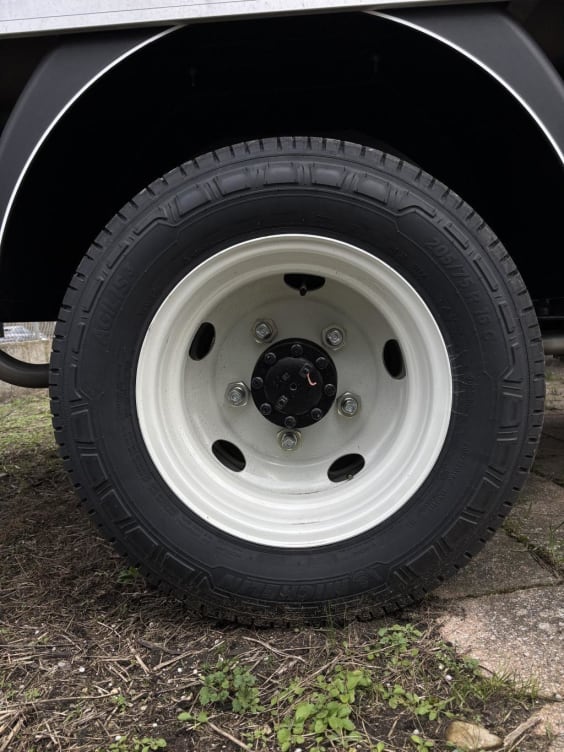 Isuzu M27 SERIE BLEU H 3350 Blanc