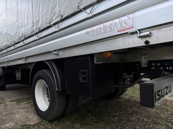 Isuzu M27 SERIE BLEU H 3350 Blanc