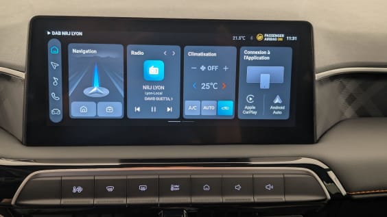 MG MG3 1.5 L Hybrid+ 195 ch Luxury Pebble Black