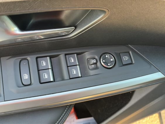 Peugeot 3008 1.2 hybrid 145 gt e-dcs6 Gris