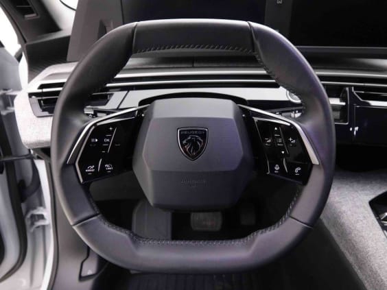 Peugeot 5008 145 e-DCS6 HYBRID Allure 7PL Blanc
