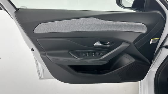 Peugeot 308 308 1.2 Hybrid 136ch Allure e-DCS6 Blanc Okenite