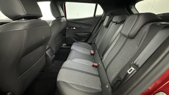 Peugeot 2008 2008 II 1.2 Hybrid 145ch Allure e-DCS6 Rouge Elixir