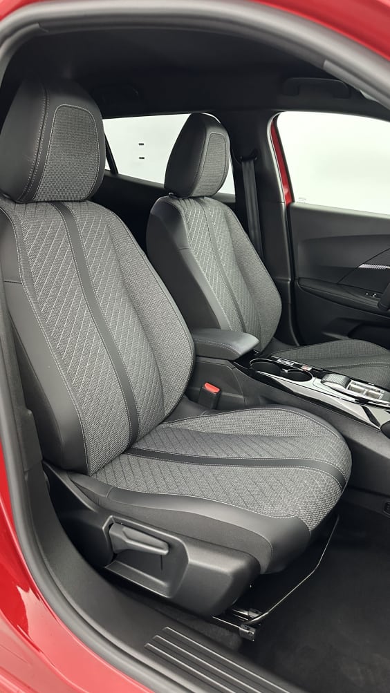 Peugeot 2008 2008 II 1.2 Hybrid 145ch Allure e-DCS6 Rouge Elixir
