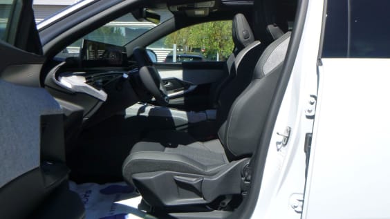 Peugeot 3008 Hybrid 145 e-DCS6 GT Blanc Okénite