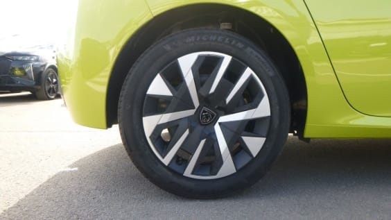 Peugeot 208 PureTech 75 S&S BVM5 Active Jaune Agueda