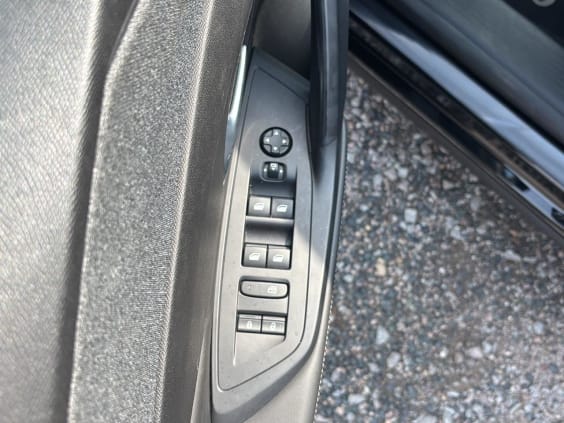 Peugeot 408 1.2 puretech 130 allure eat8 Noir