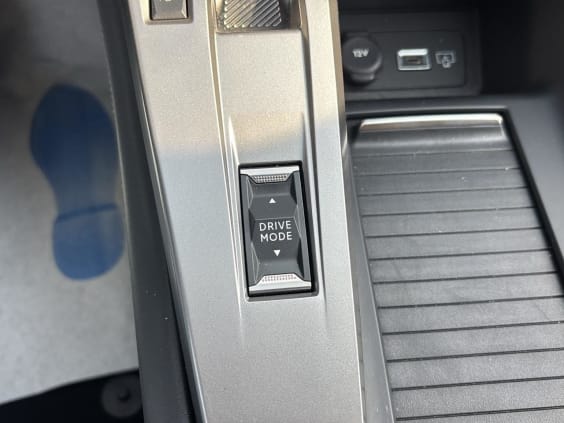 Peugeot 408 1.2 puretech 130 allure eat8 Noir