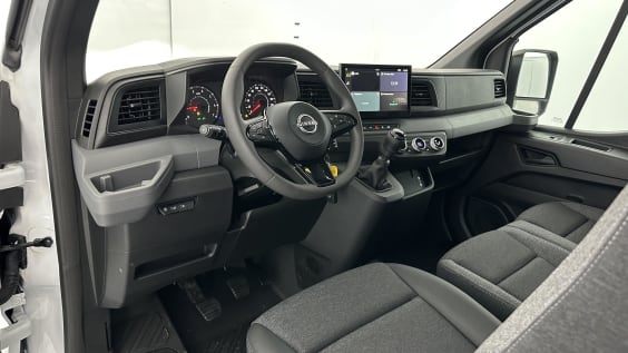 Nissan Interstar INTERSTAR 3T5 L2H2 2.0 DCI 130ch N-Connecta Blanc Minéral
