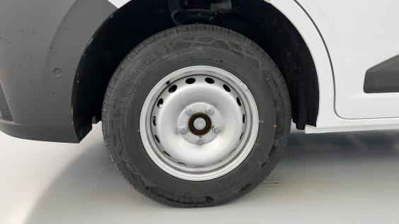 Nissan Interstar INTERSTAR 3T5 L2H2 2.0 DCI 130ch N-Connecta Blanc Minéral