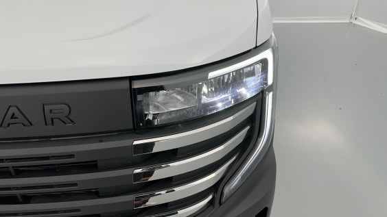 Nissan Interstar INTERSTAR 3T5 L2H2 2.0 DCI 130ch N-Connecta Blanc Minéral