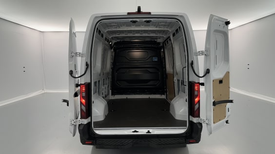 Nissan Interstar INTERSTAR 3T5 L2H2 2.0 DCI 130ch N-Connecta Blanc Minéral