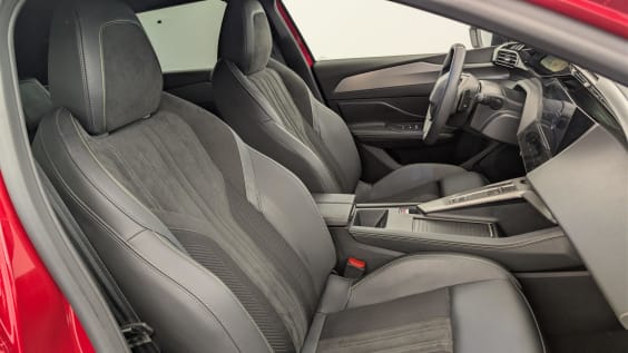 Peugeot 408 Hybrid 145 e-DCS6 GT Rouge Elixir