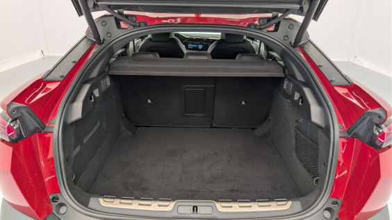 Peugeot 408 Hybrid 145 e-DCS6 GT Rouge Elixir