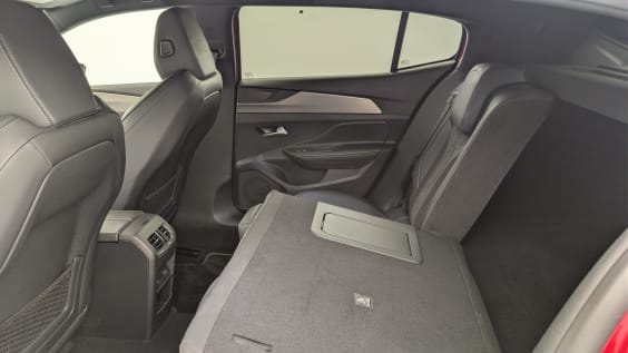 Peugeot 408 Hybrid 145 e-DCS6 GT Rouge Elixir