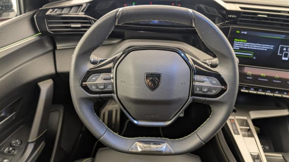 Peugeot 408 Hybrid 145 e-DCS6 GT Rouge Elixir