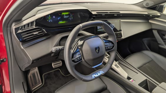 Peugeot 408 Hybrid 145 e-DCS6 GT Rouge Elixir