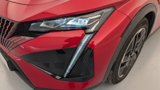 Peugeot 408 Hybrid 145 e-DCS6 GT Rouge Elixir